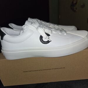 Clearweather Continental Mens White Low-Top Sneakers with Black Heel Accent